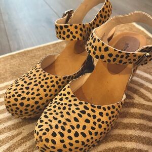 Jeffrey Campbell Wooden Heel Maryjane Clogs 9M in Leopard Print